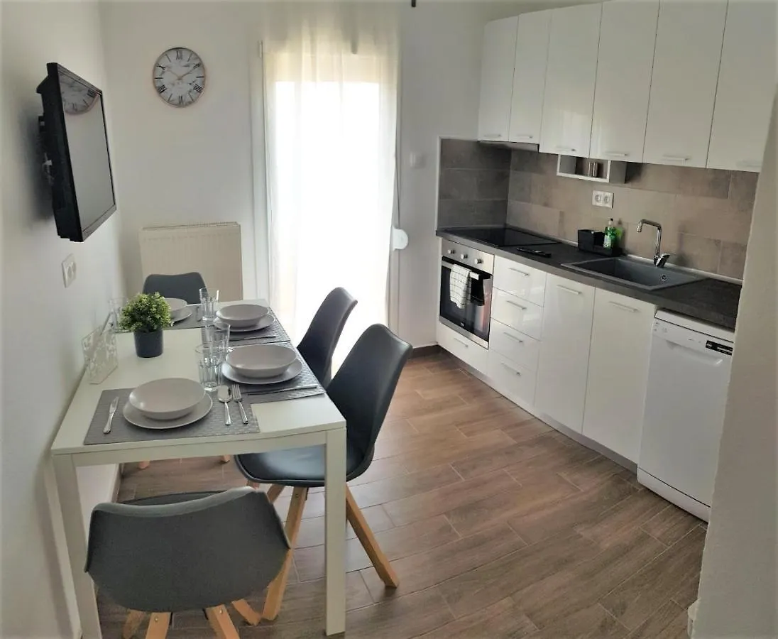 Seaview Deluxe Apartments سالونيك